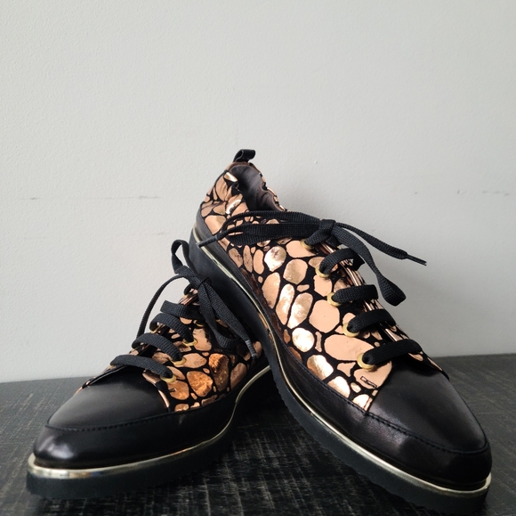 NWOT Ron White Black Leather & Rose Gold Sneakers - Picture 3 of 7
